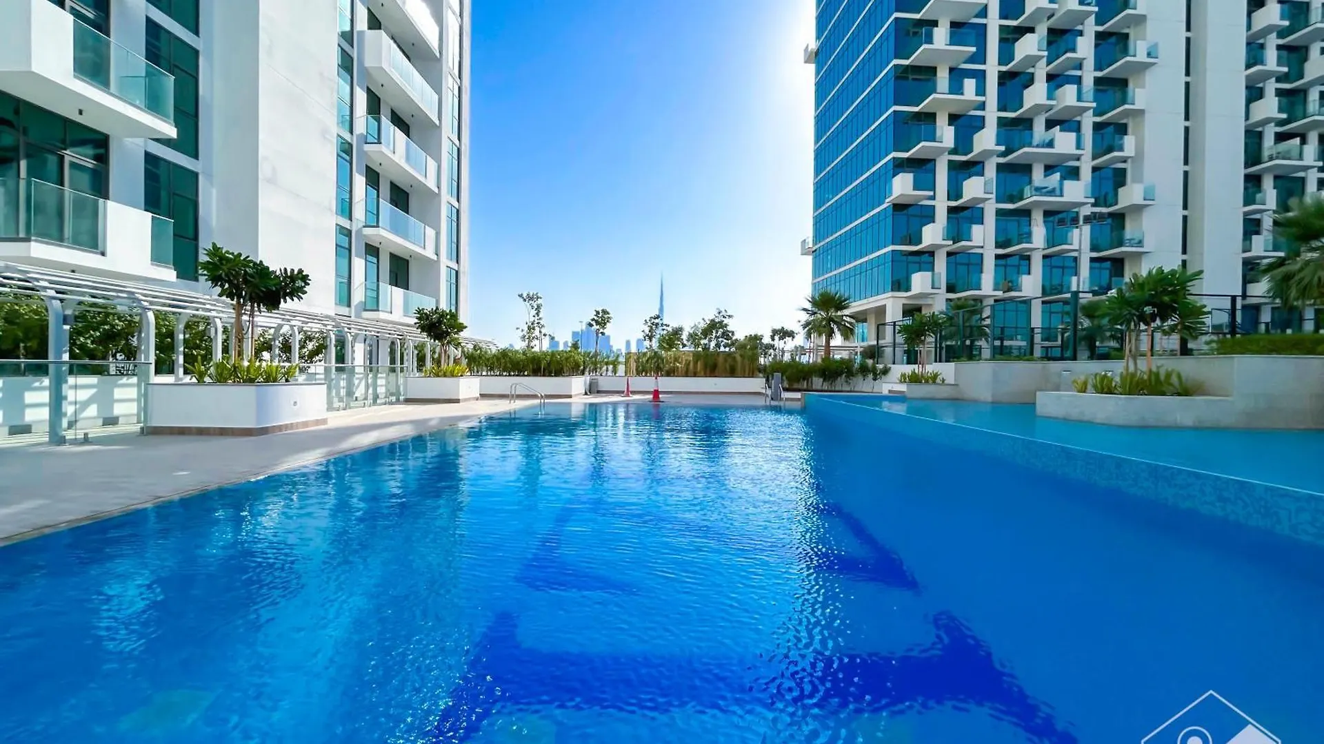 Luxurious 1-Br Apt With Balcony In Azizi Fawad Дубай ОАЭ