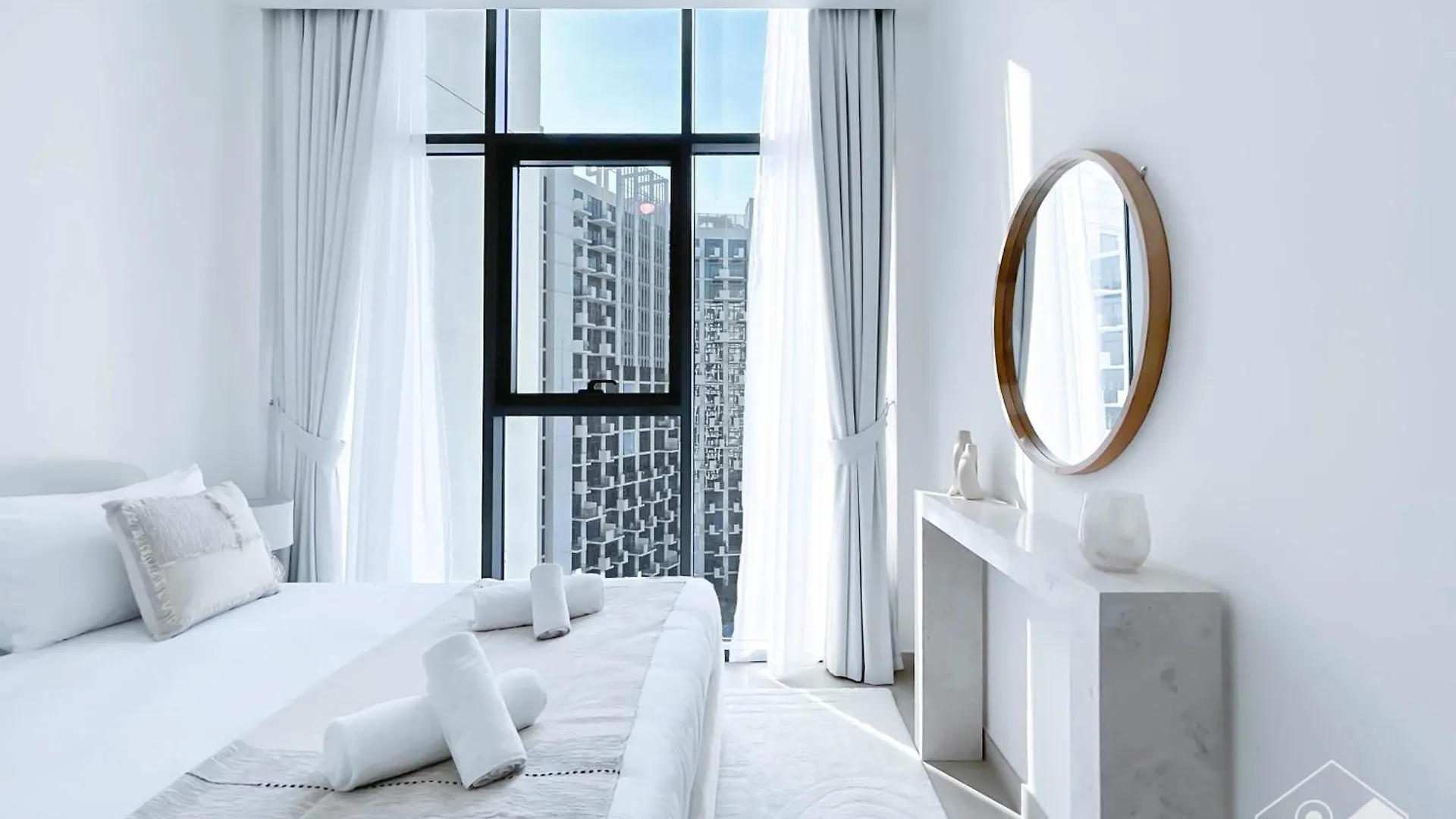 Luxurious 1-Br Apt With Balcony In Azizi Fawad Дубай