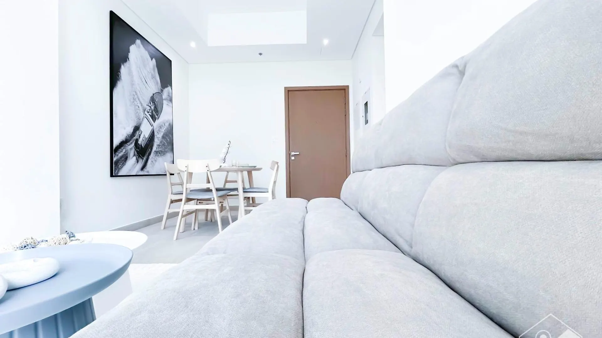 Luxurious 1-Br Apt With Balcony In Azizi Fawad Dubaj Spojené arabské emiráty