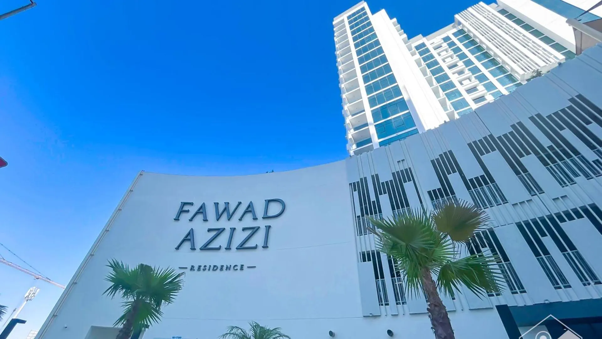 Luxurious 1-Br Apt With Balcony In Azizi Fawad Dubai Apartamento