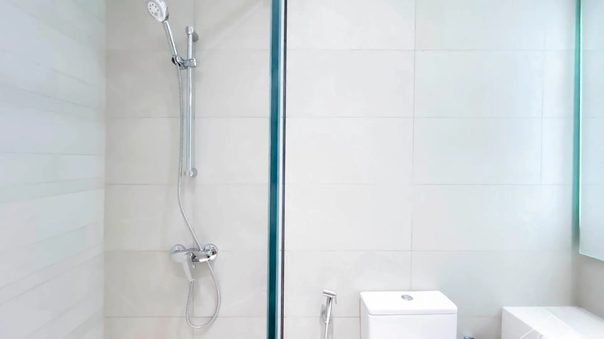Apartamento Luxurious 1-Br Apt With Balcony In Azizi Fawad Dubai