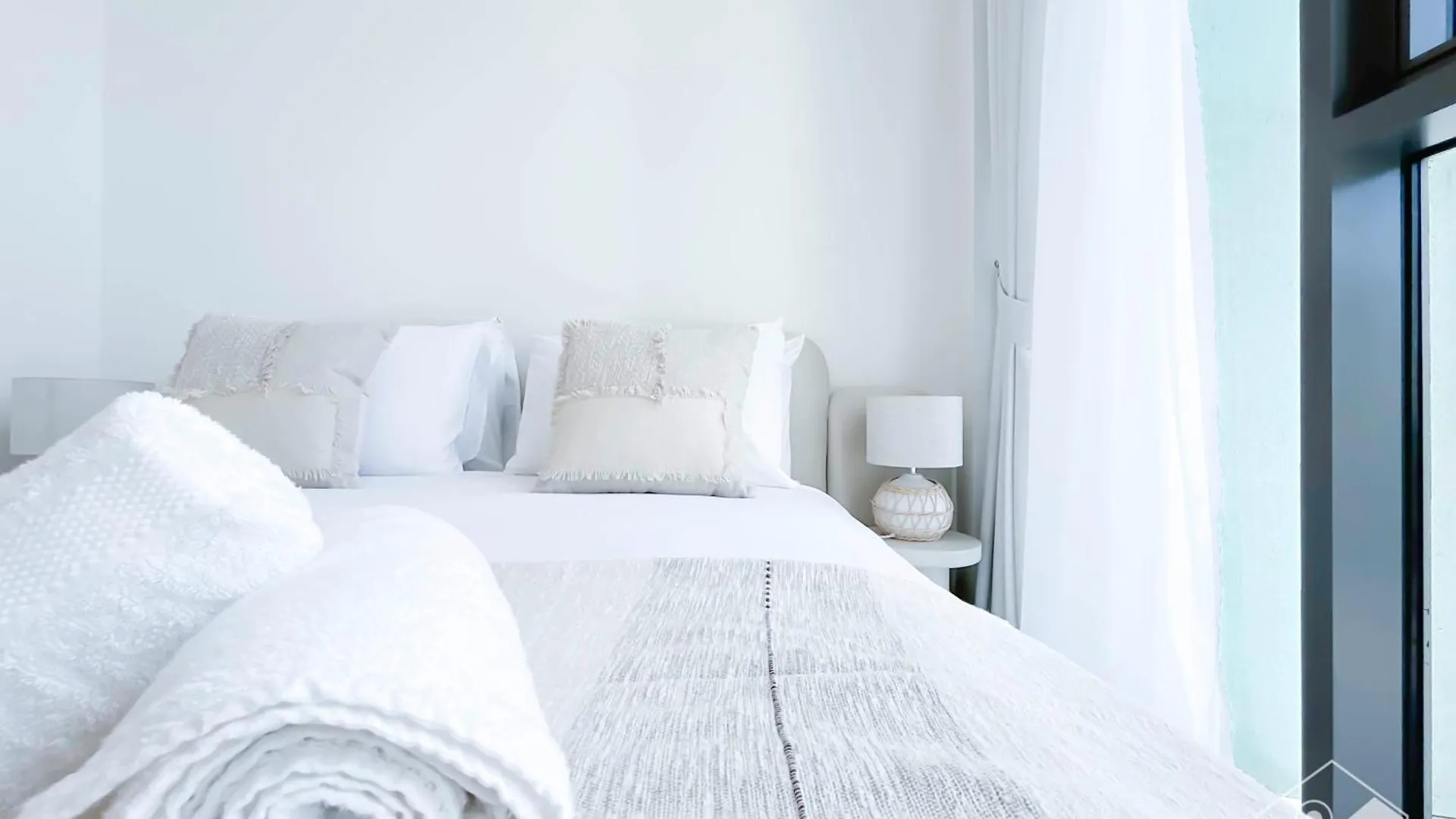 Apartamento Luxurious 1-Br Apt With Balcony In Azizi Fawad Dubai
