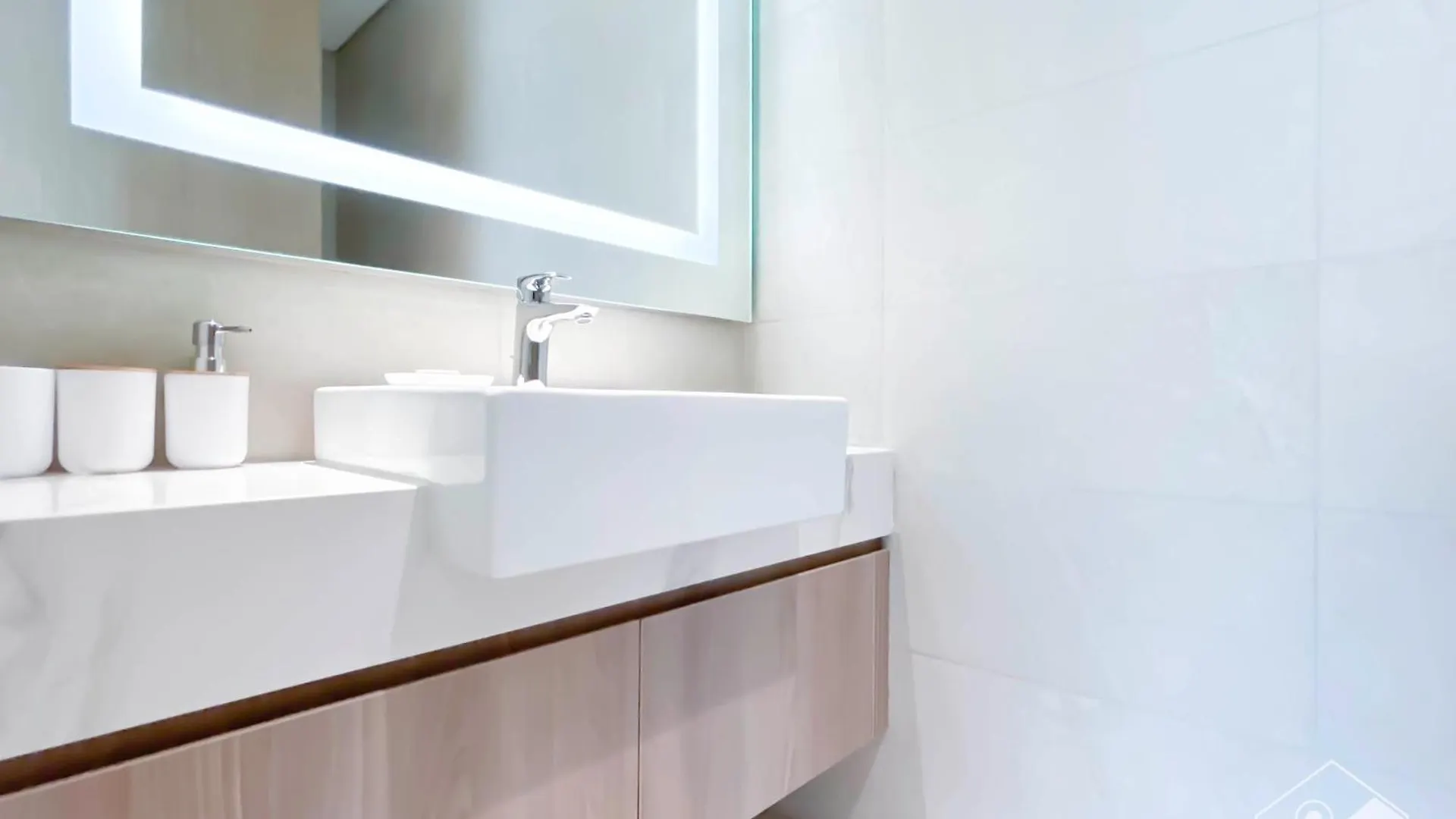 Luxurious 1-Br Apt With Balcony In Azizi Fawad Dubai Apartamento